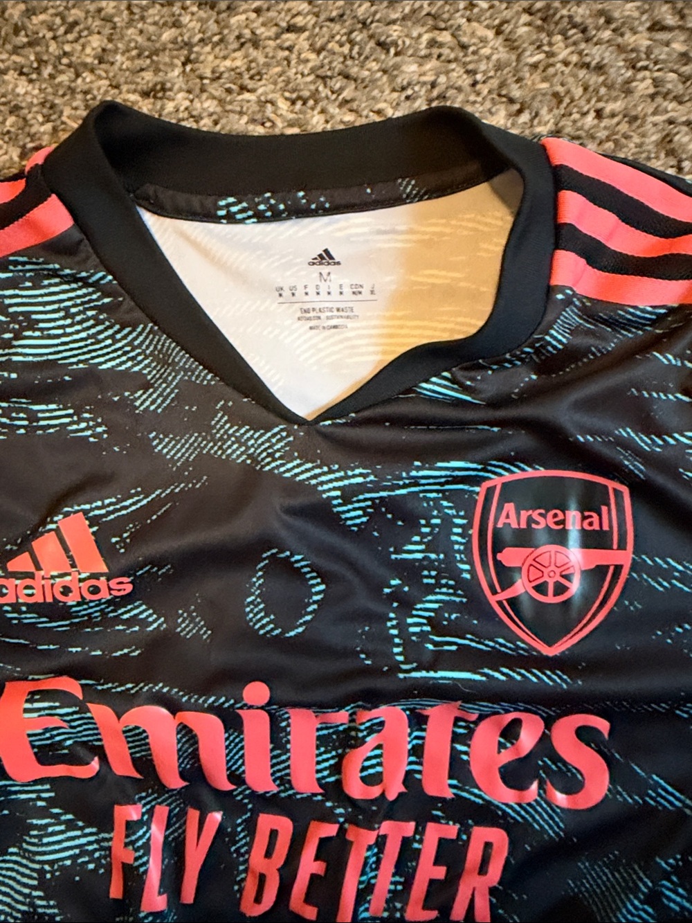 Arsenal Training Kit - Picture 3 of 3